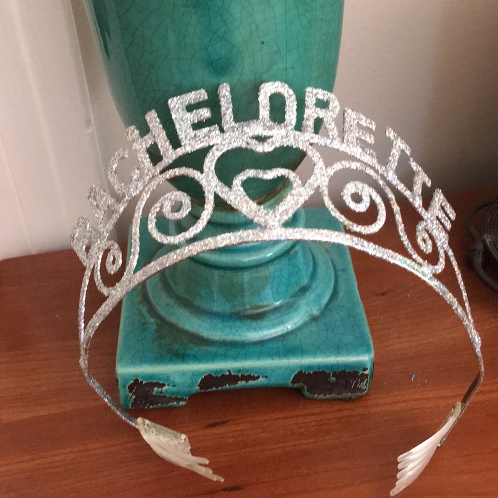 Bachelorette metal Tierra